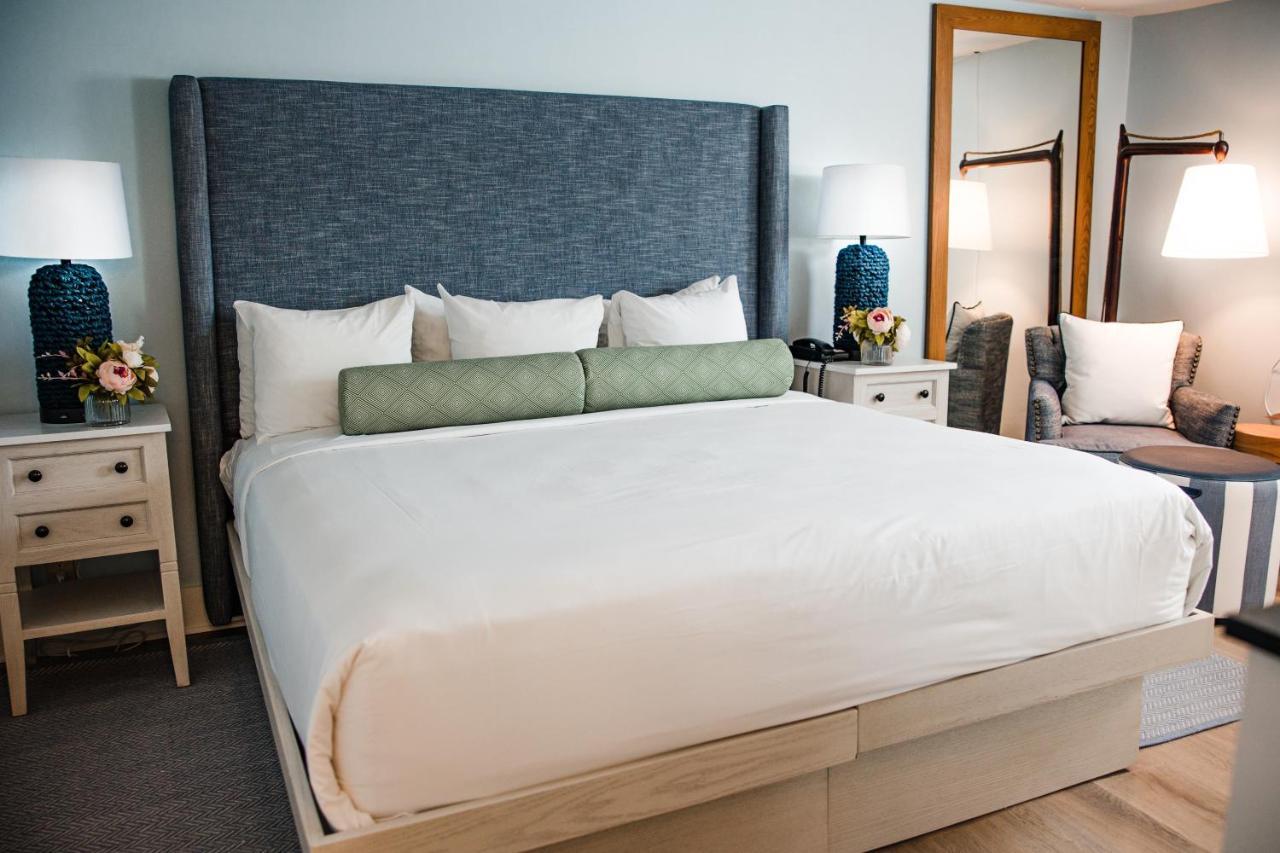 Sea Crest Beach Resort Falmouth Esterno foto