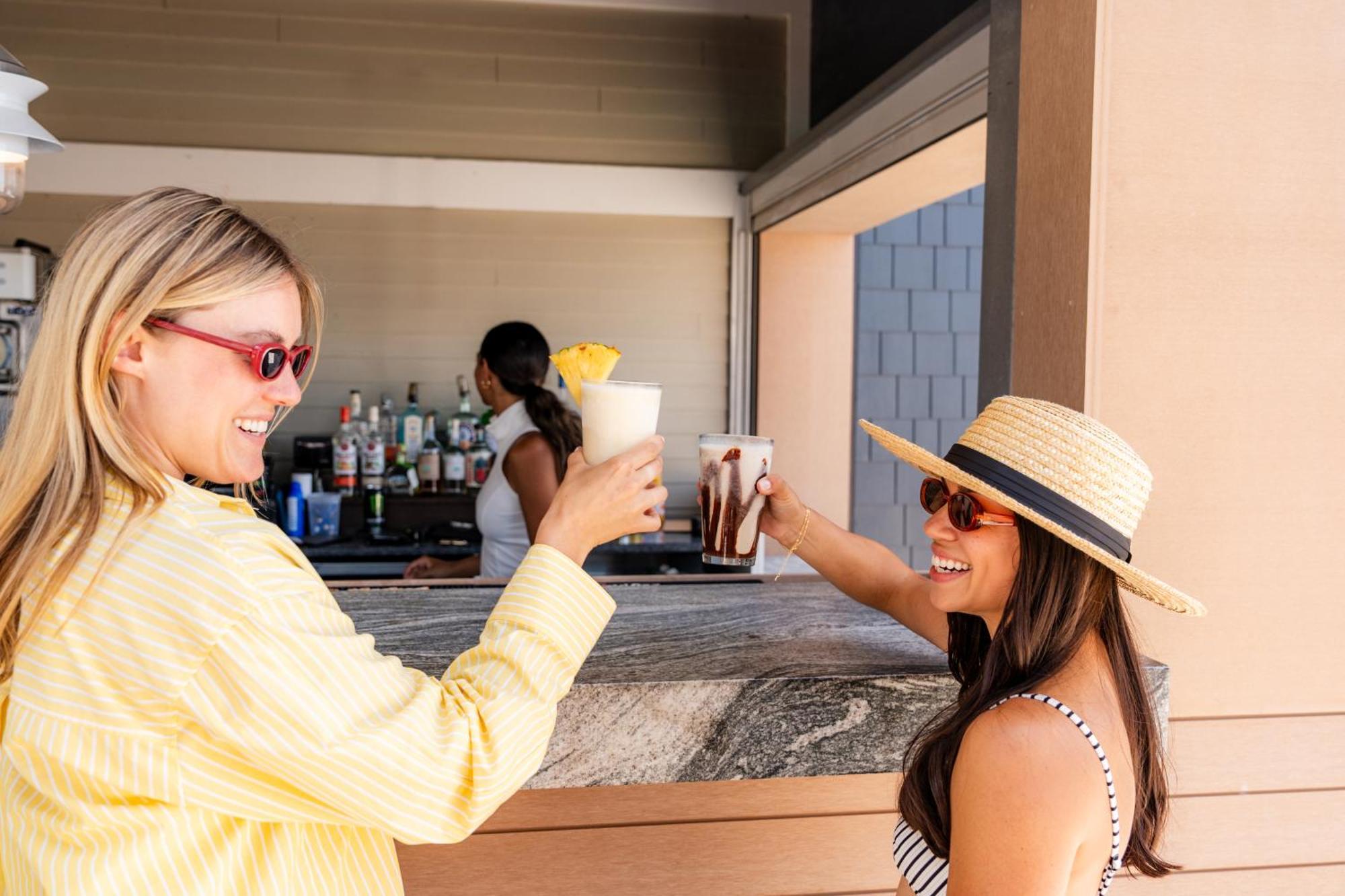 Sea Crest Beach Resort Falmouth Esterno foto